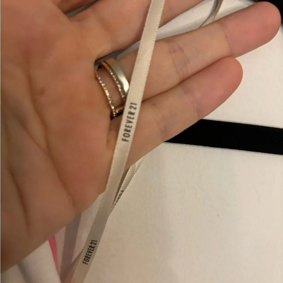 NWT Barbie x Forever 21 Malibu Barbie Graphic Cropped Halter Top Pink Trim - Picture 4 of 7